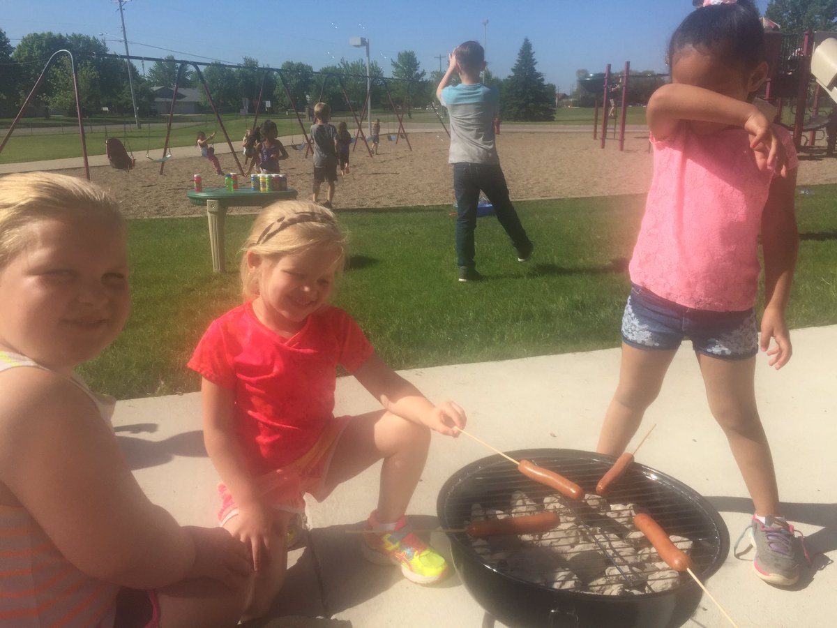 LinzkMrs's tweet image. More Camping Day fun!!! @CSEROCORI #cse2028 #csestrong