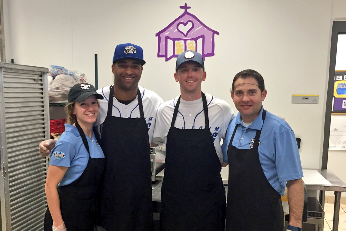 OMAStormChasers's tweet photo. The Chasers were out preparing & serving food at @OpenDoorMission today. #ChasersCommunityWeek https://t.co/22yLiqpJrZ