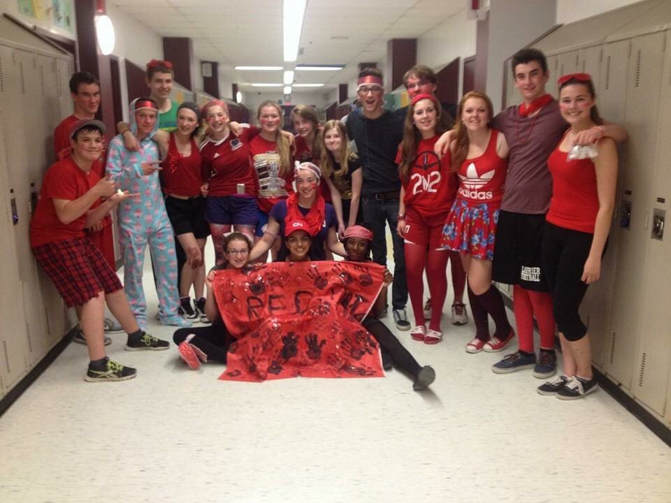 dana_lawless11's tweet image. BECAUSE LEADERSHIP CAMP IS TOMORROW AND I AM SO PUMPED 🌈🌞 (grd10 Redhots grd11 purple) ❤️💜