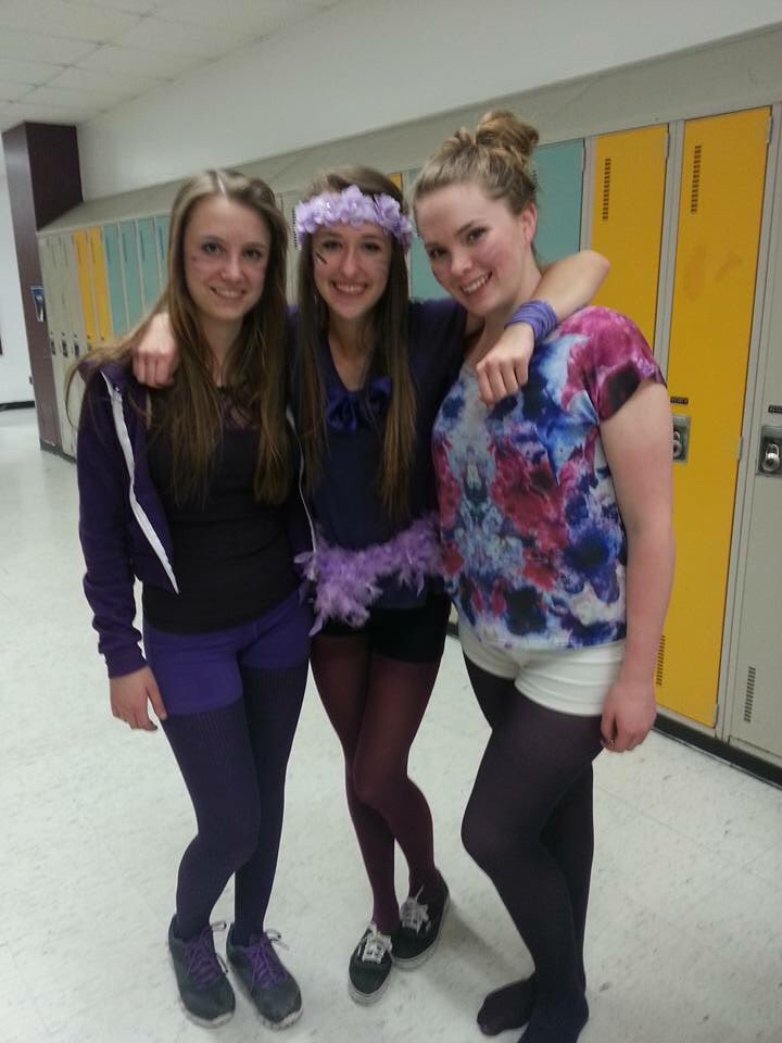 dana_lawless11's tweet image. BECAUSE LEADERSHIP CAMP IS TOMORROW AND I AM SO PUMPED 🌈🌞 (grd10 Redhots grd11 purple) ❤️💜