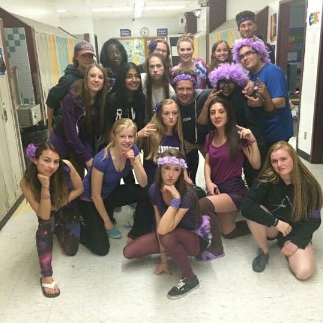 dana_lawless11's tweet image. BECAUSE LEADERSHIP CAMP IS TOMORROW AND I AM SO PUMPED 🌈🌞 (grd10 Redhots grd11 purple) ❤️💜