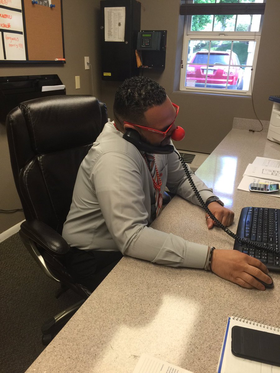 iMattosT's tweet photo. @NorrisDixon Trying to get work done while showing his silly. #RedNoseDay https://t.co/MPSXNyezmo