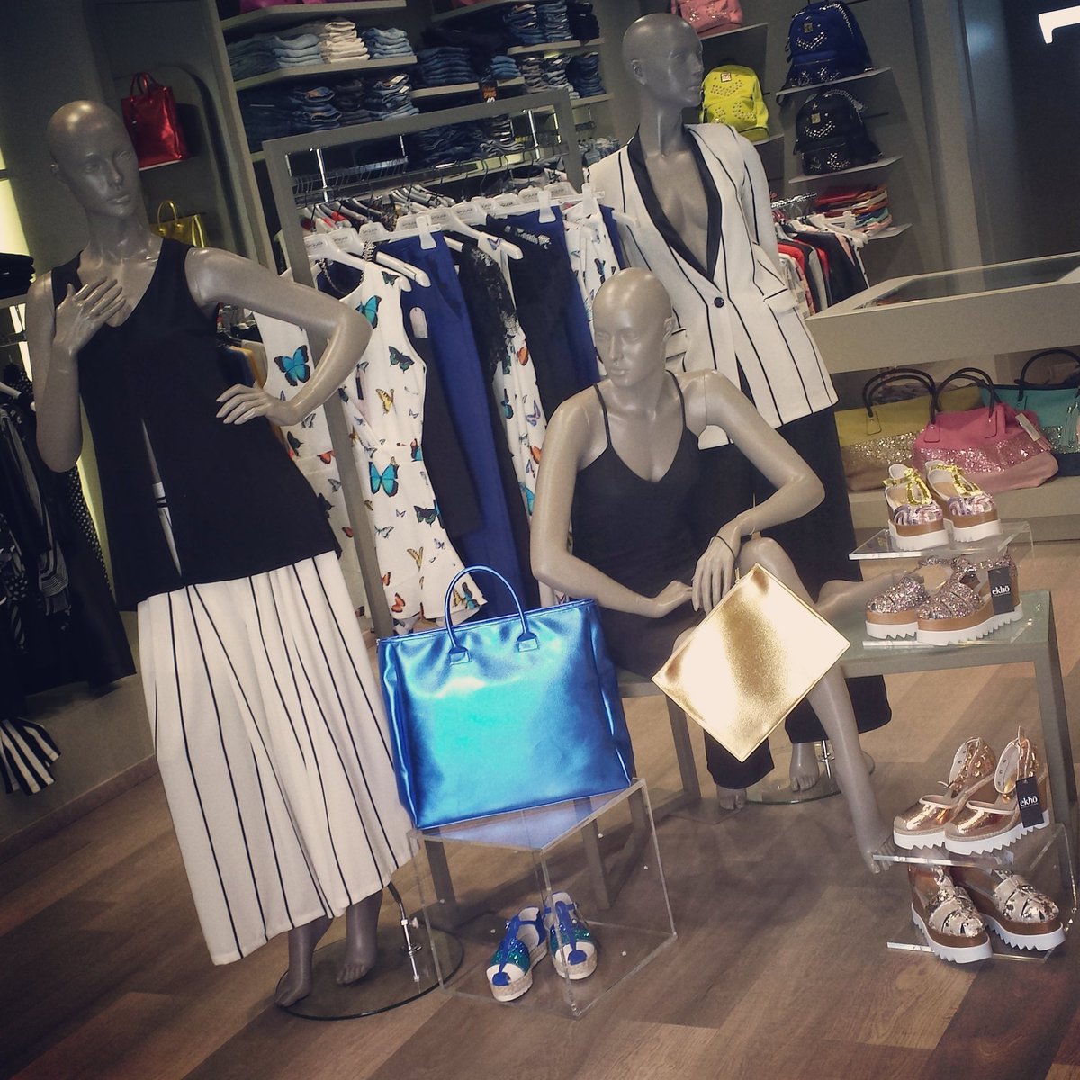 EkhoModa's tweet photo. #NewShopWindow by @queguapa_brand @EkhoModa #ViaMargherita120 #Amantea #CS #Calabria #Italia @BonavitaErika https://t.co/wF8hpG5rf6