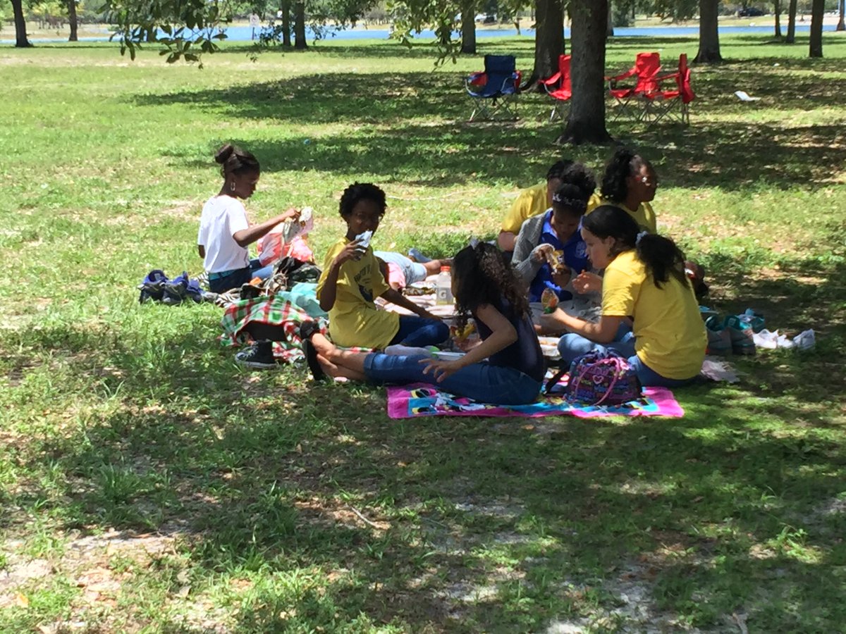 6th &amp; 7th graders enjoyed a fun day of food, music, and games.