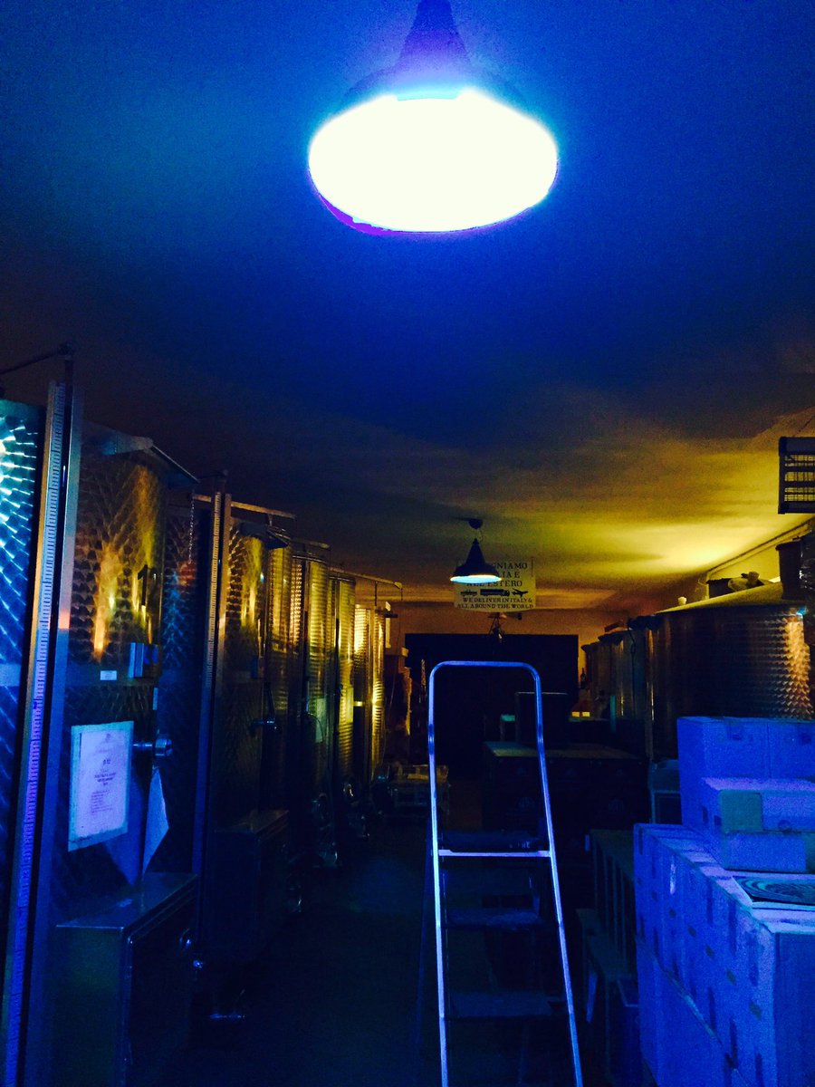 FeudidiGuagnano's tweet photo. A #cantineaperte gli spazi saranno illuminati di blu per accogliere i nostri amici #autistici #salento #negroamaro https://t.co/CaZKMEiW6m
