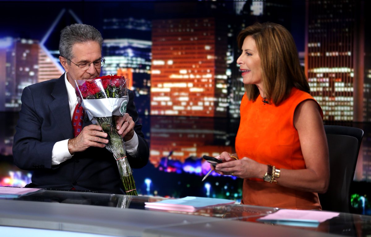 chris_sweda's tweet photo. #ABC7Chicago anchor #RonMagers delivers his final broadcast on Wednesday. More images here: https://t.co/KyqcIfTj5O https://t.co/rwnuPrPk2O