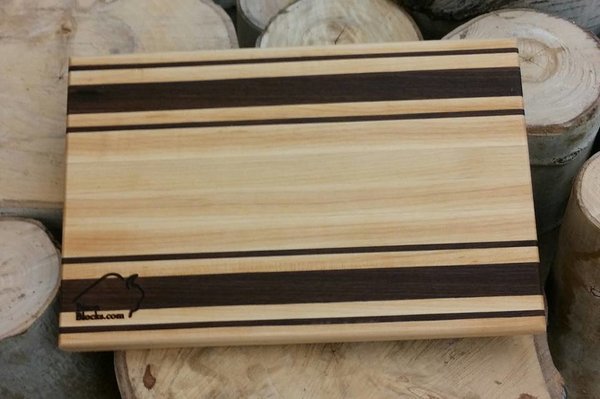 BisonBlocks's tweet photo. Beautiful #Maple #chopping #block features #Walnut stripes! #healthylifestyle #food https://t.co/3bdLQGL5Wj #rustic https://t.co/SZFRXyz6xm