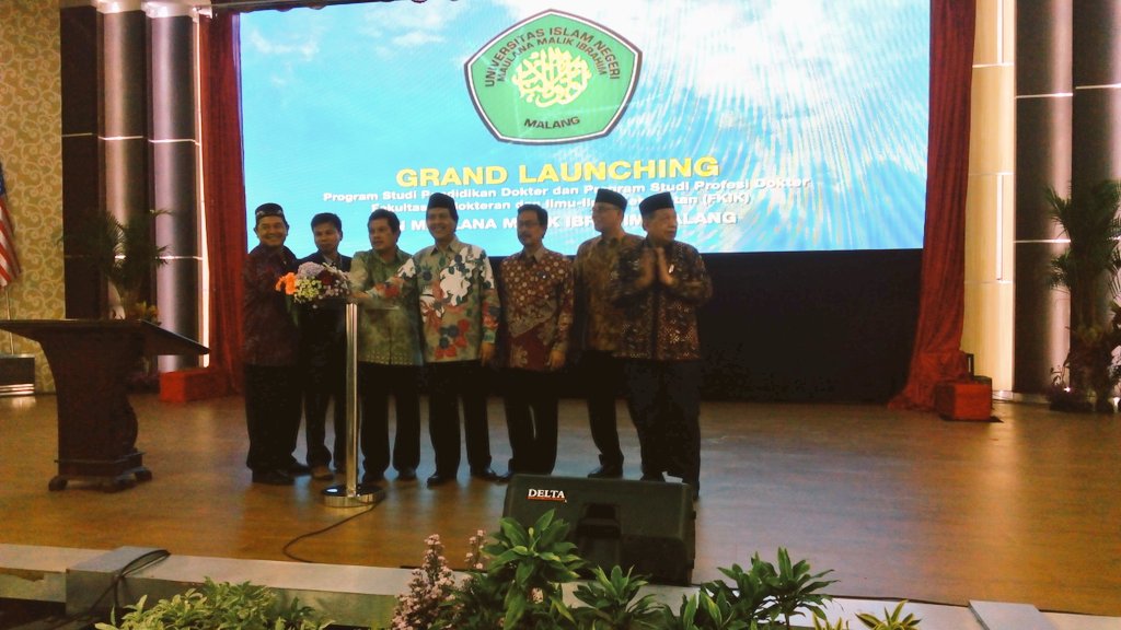 Simfonifmmalang's tweet photo. Grand Launching Fakultas Kedokteran dan Ilmu Kesehatan  @infoUINmaliki https://t.co/T2okzW7v6v