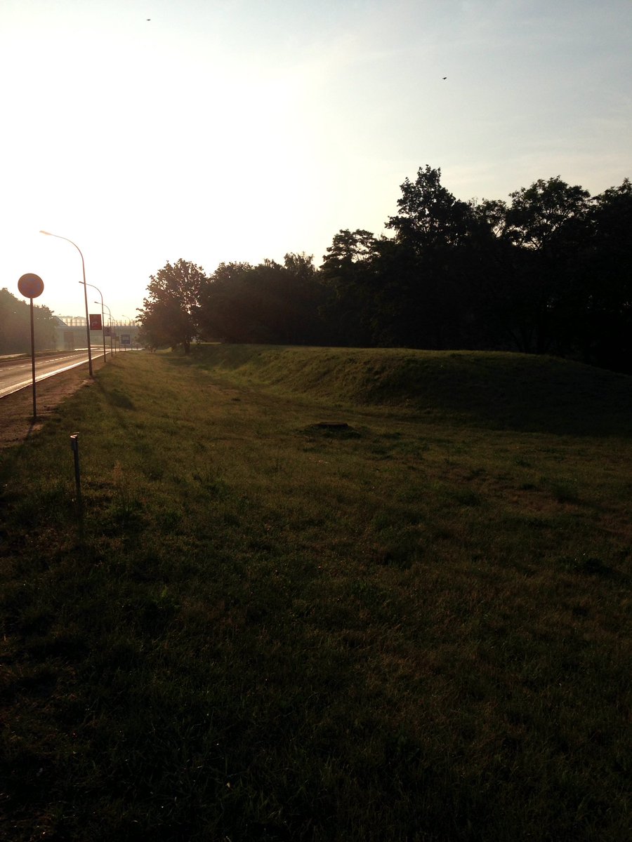 ibronsveld's tweet photo. Early morning in sunny Berlin. Not bad... https://t.co/Htv4bdlkPG