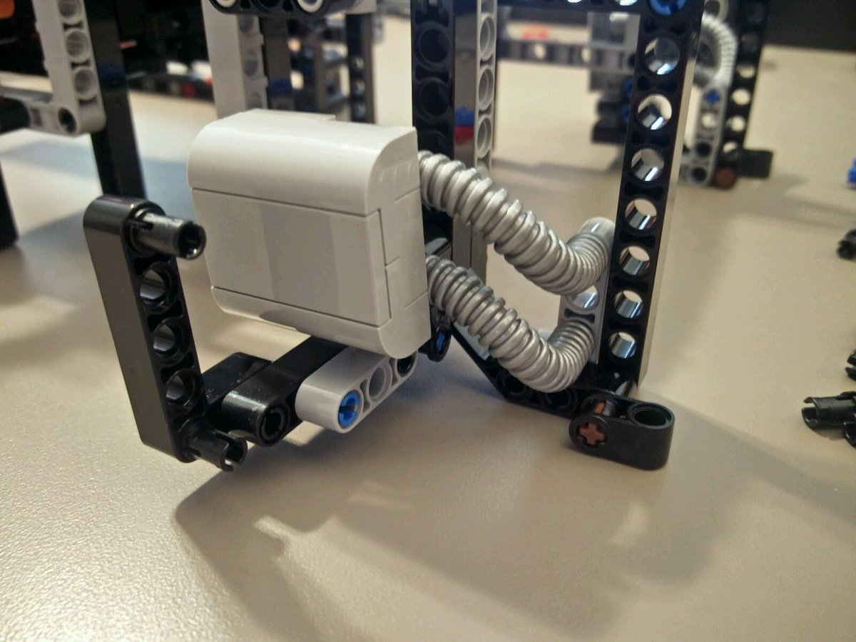 Mootsfox's tweet photo. Step 494 and 495: mate body to monocoque. Also roll cage and intake detail. #lego #rumblelife https://t.co/hs77l0fMpB