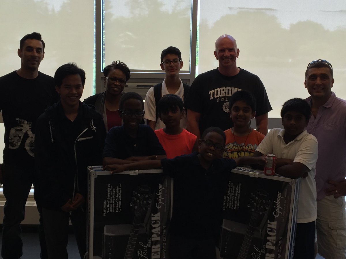 Relphy85's tweet image. Many thanks to the O'Connor Community Centre and staff, for a great guitar program @TPS54Div @TorontoPolice