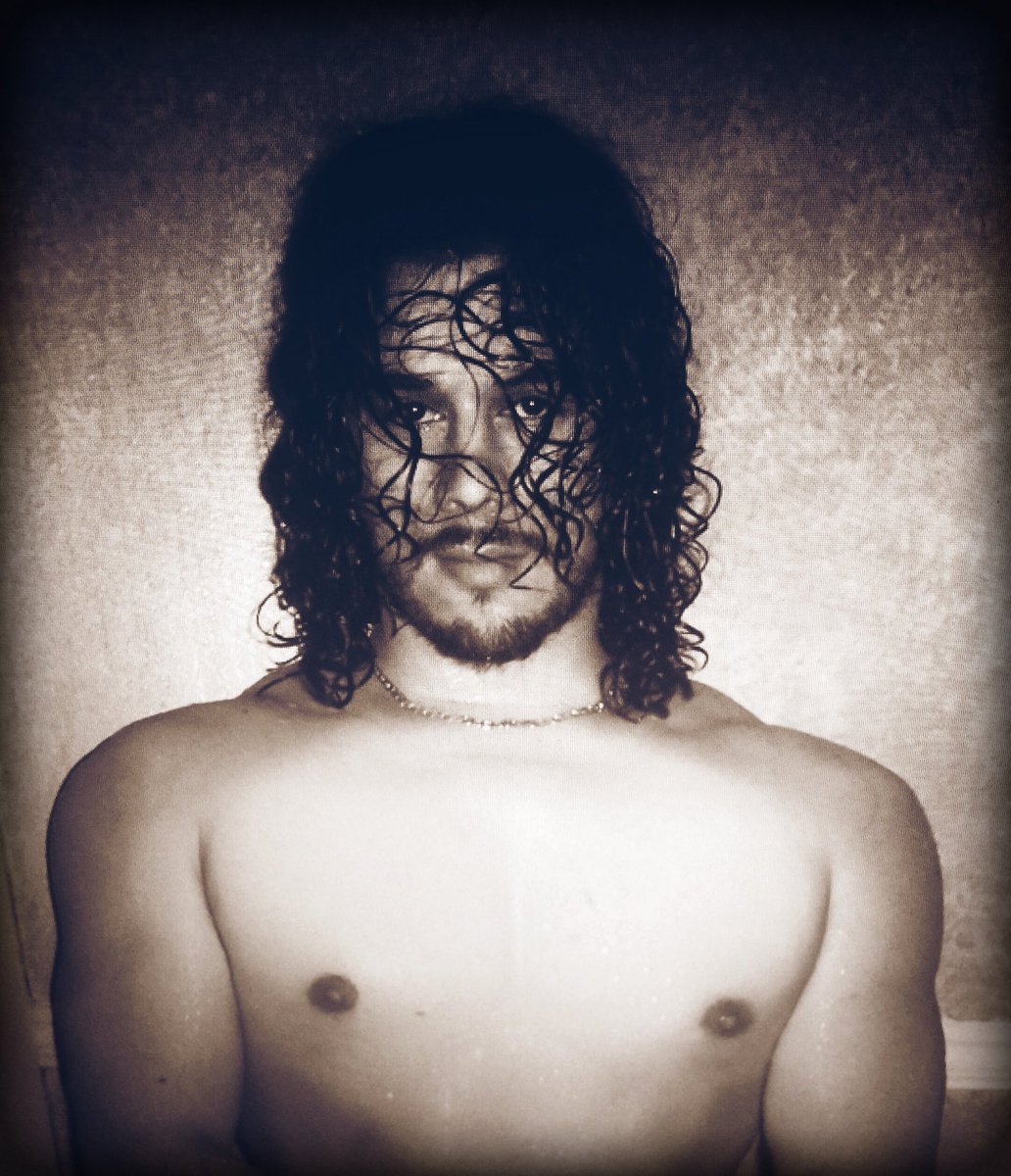 NandoQO's tweet photo. B&amp;W #TBT a few years back in time when I had some crazy long hair, hace unos kilos atrás lol 😁☀️😎👍 #longhairdontcare https://t.co/1WUi97GwQn