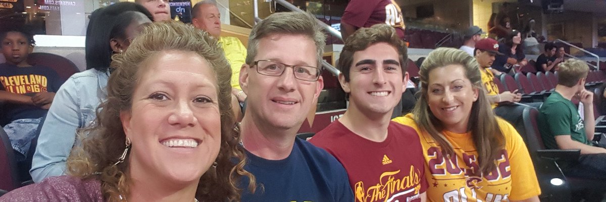 GoAlohaGoa's tweet photo. #AllForOne @TweetQTV https://t.co/ATv6XYEOqu