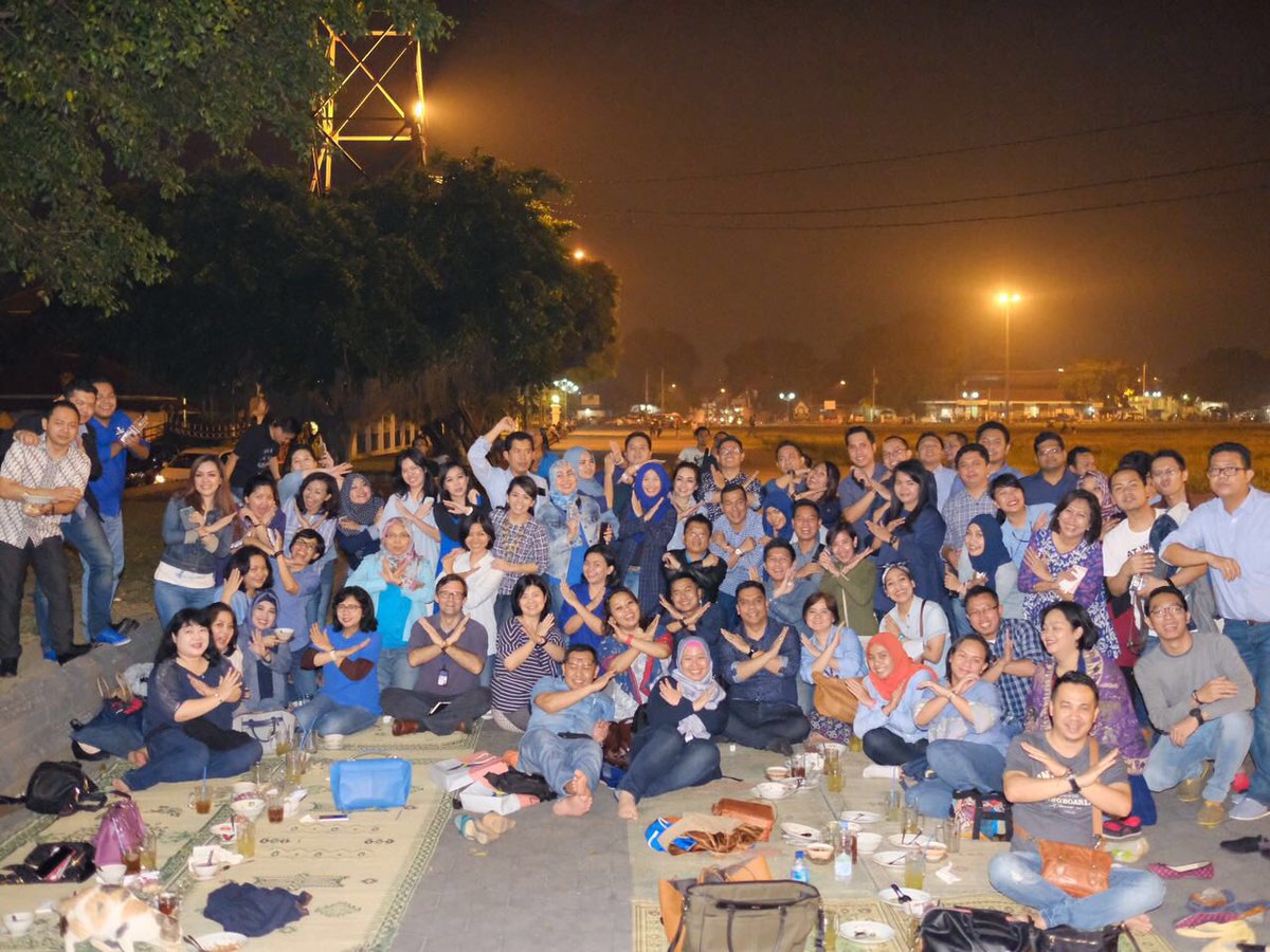 budhi_tweet's tweet photo. Jogja's real dinner #icmgroup5 #proudofaxa #proudofAXAMandiri @tisyediah @jphvds @zarkis_AMFS @GalilaMaharipa https://t.co/7VolI0Vrmy