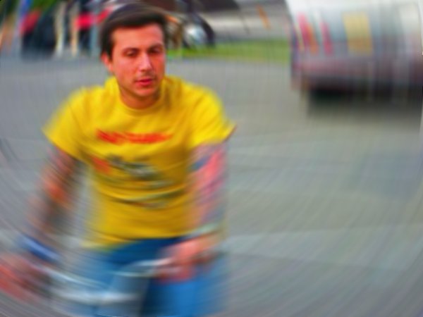 QueenFIossy's tweet image. WHEN U SEE A SPIDER RUNNING IN UR ROOM AND U LOSE IT