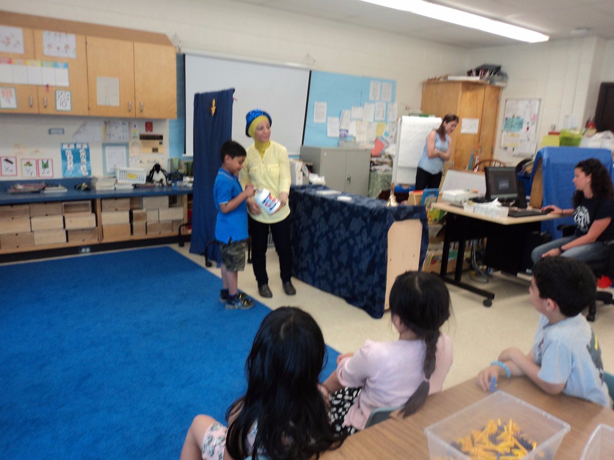 MsJiJionline's tweet photo. One lucky parent won a price !! @PLASP_CCS @mcbrideaveps #plasp40 https://t.co/93calRSXqt