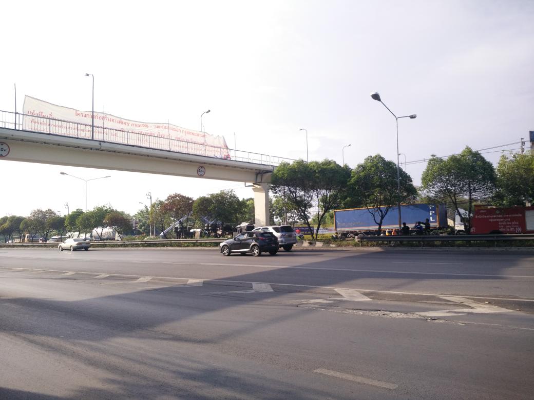 a035's tweet photo. อุบัติเหตุรถแก๊ส ถ.บรมราชชนนีขาออก 7.42 https://t.co/7l84pkrMQe