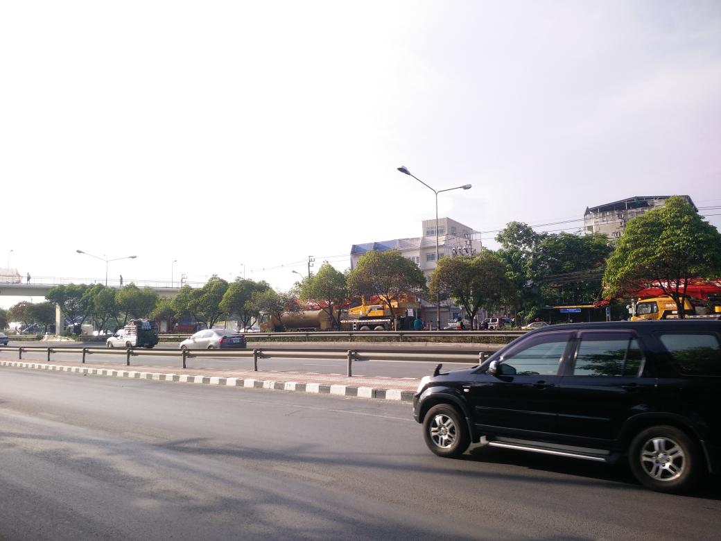 a035's tweet photo. อุบัติเหตุรถแก๊ส ถ.บรมราชชนนีขาออก 7.42 https://t.co/7l84pkrMQe
