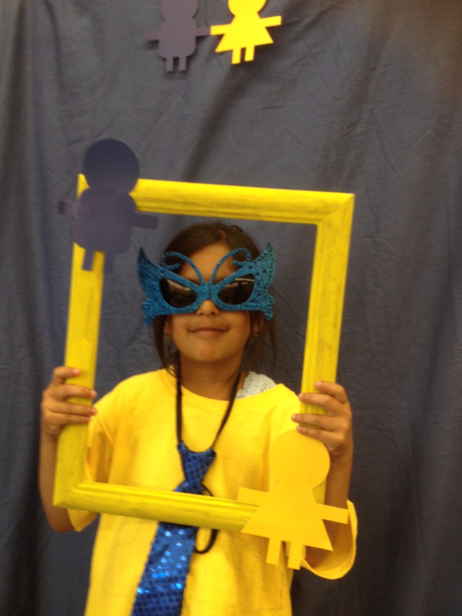 MsJiJionline's tweet photo. Photo Booth #plasp40 @PLASP_CCS @mcbrideaveps Even the school teachers joined in !! https://t.co/TDmZGzEeDQ