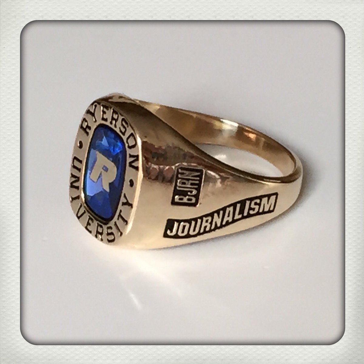 JostensPaul's tweet photo. Attending @RyersonU Convocation? Order your #Clasof2016 Grad Ring at the @Jostens #RingTable @ryersonrams https://t.co/9nH43lilTZ