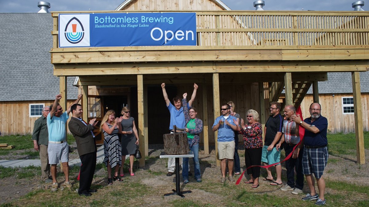 Danny4744's tweet photo. @senecacountyny #bottomlessbrewing #ribboncutting #FLX #FingerLakes #Beer #Brewing @CondeNast #travel #tourism https://t.co/RWLUaLWgcJ