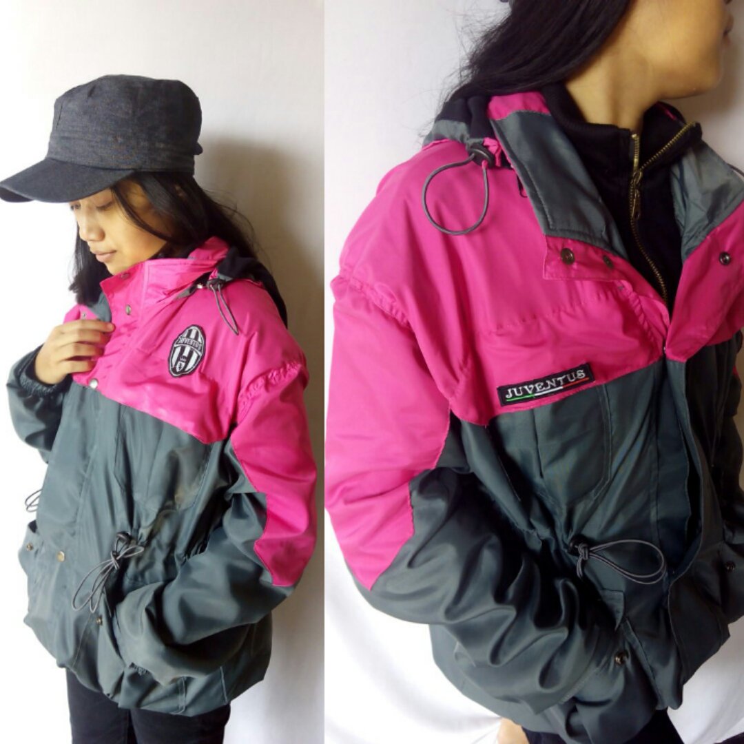 ElfridaJuve's tweet photo. Jaket Parka Juventus Ready size M L XL XXL
Yuk order skrg juga 📨🏃🏃
📲BBM 5F39D9FD
📲WA 0895345974582 https://t.co/3ZIA27GfAx