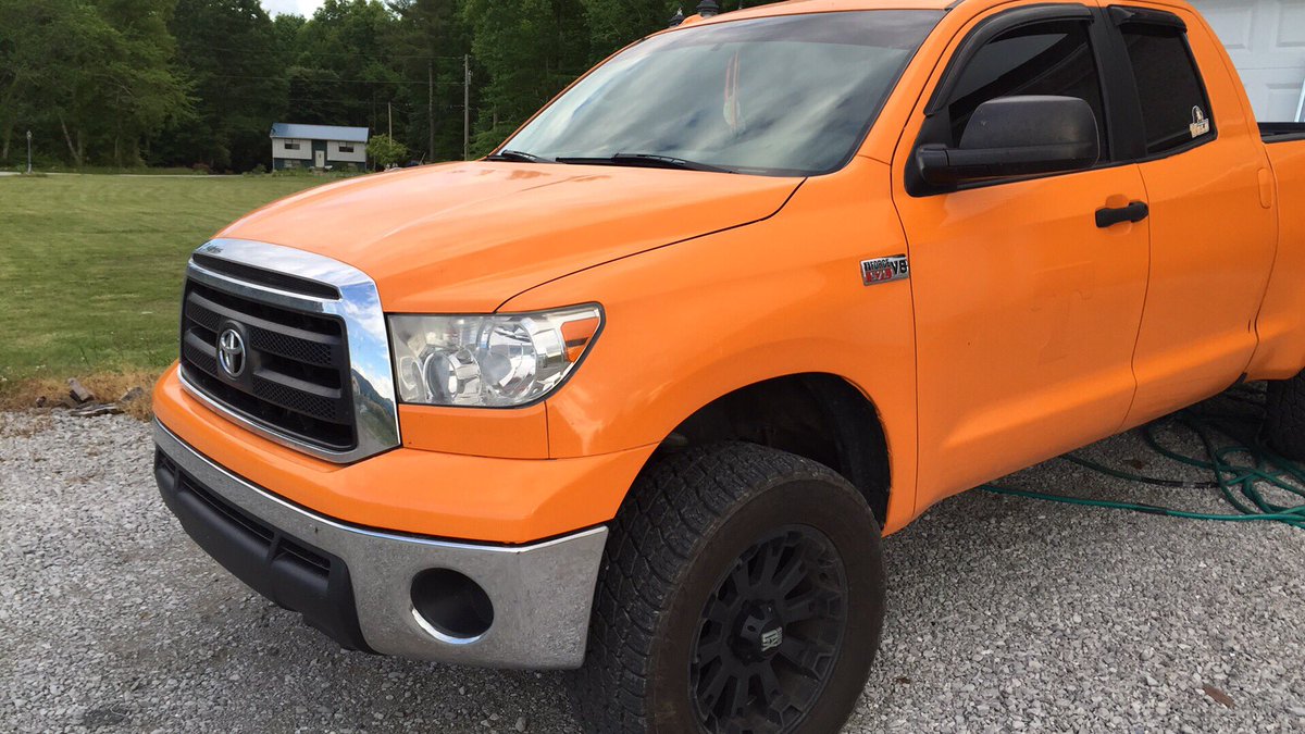 laymance23's tweet photo. @R33S33 @TheNicoleLynch @Daddy_Crowell @guinness4ever61 @whiskey_girl33 @BoRansom @charlibear1223 my truck #4record https://t.co/nvkGLmiNCr