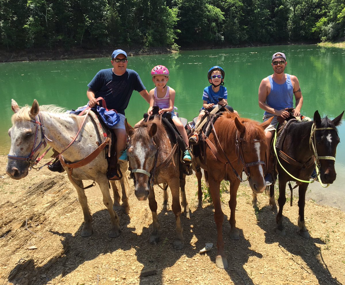 TheKelWilliams's tweet photo. Having a blast riding horses #FamilyFun #EXITsuccessCard #NashvilleRealtor https://t.co/eReiB9h52Z