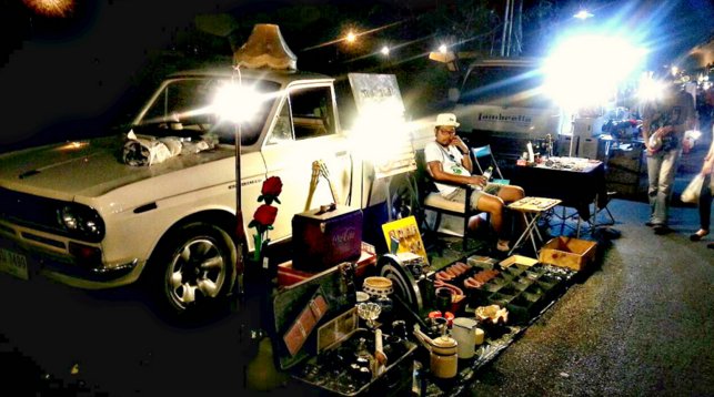 expique's tweet photo. Find your treasure at #Bangkok's Siam Gypsy Junction vintage night market https://t.co/a0JOo3Sh21 https://t.co/8FSlmj6QmV