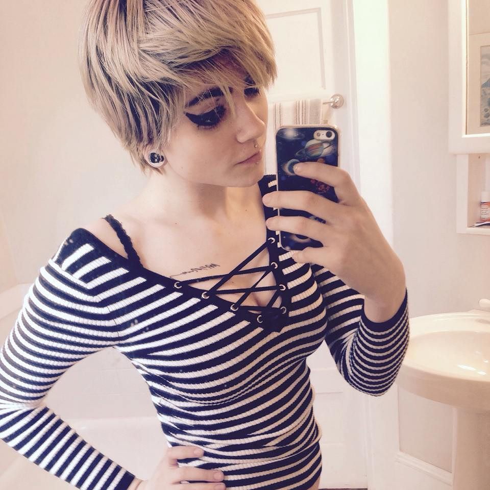 My_Pierc's tweet photo. Nice Short Hair #piercedgirl #piercedgirlsdoitbetter #piercedlife #piercinggirl #piercedbeauties #piercedbeauty #pi… https://t.co/k6UYLADerf