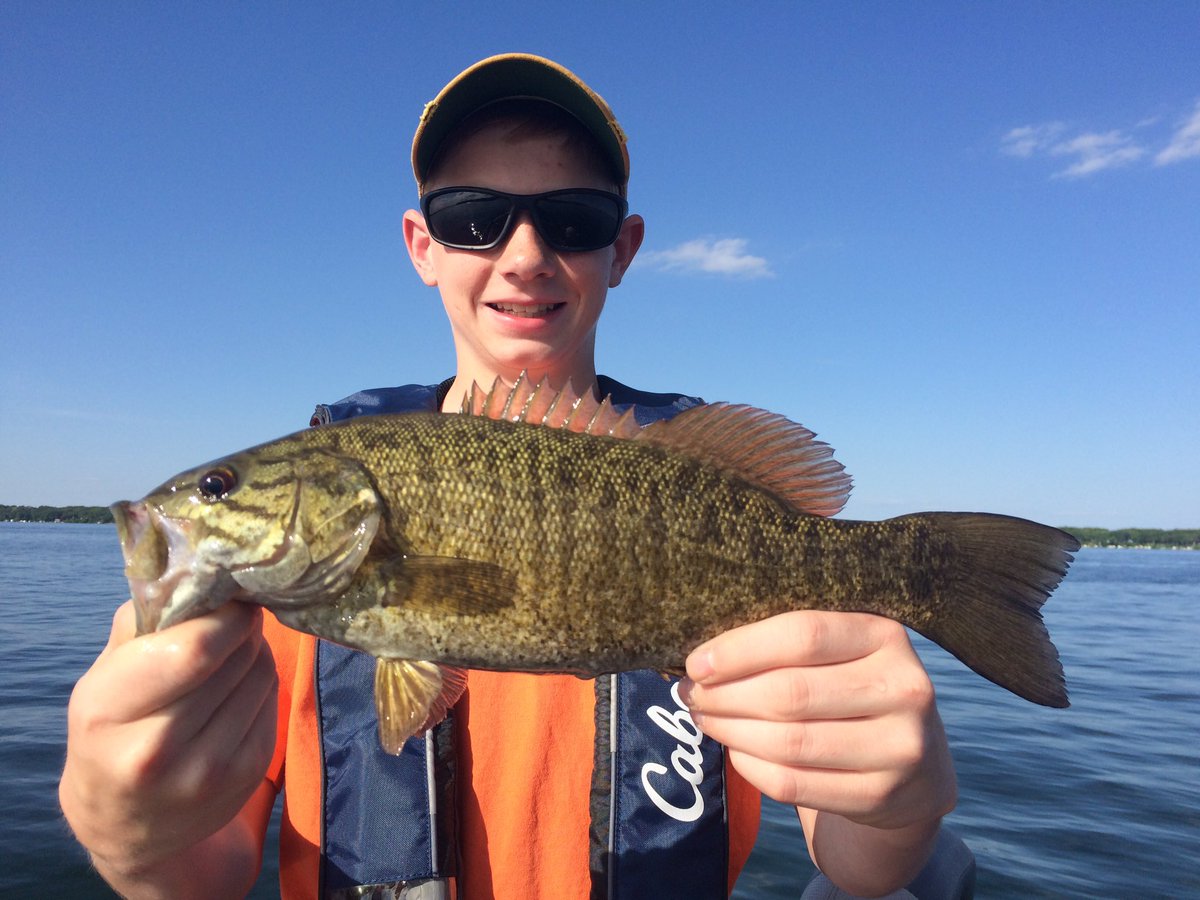 RockyThomp's tweet photo. Okoboji living!!  #okobojibass https://t.co/DWyMsDIsVE
