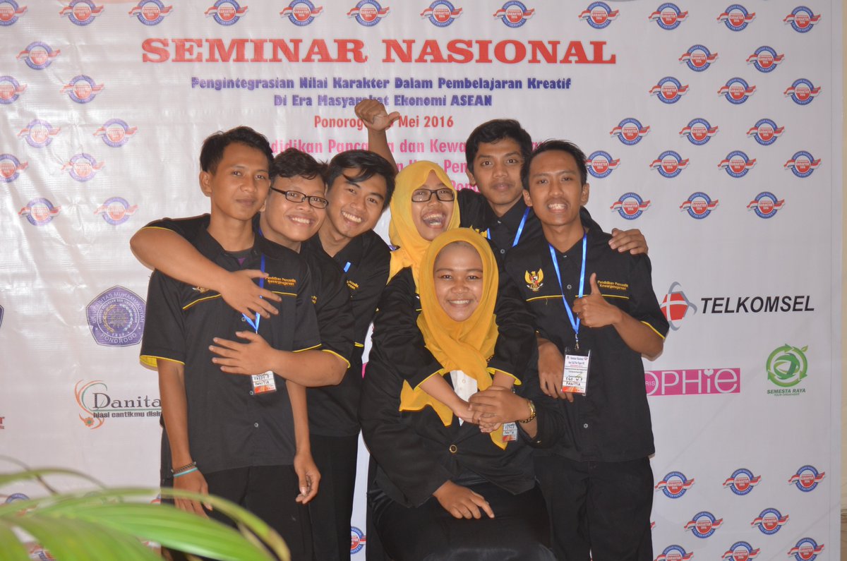 disiniadaainii's tweet photo. FDHFALES :) karena kerja sama bareng kalian itu istimewa #SEMNAS2016 https://t.co/dnFtwnVmzV