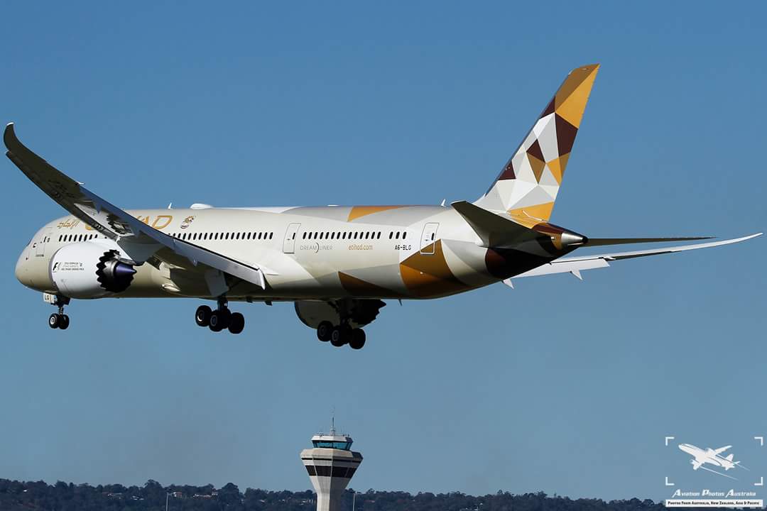 Avphotosaus's tweet photo. Nothing like the B787-9 in Etihad Colours @boeing787tweets @BoeingAirplanes @EtihadAirways @PerthAirport https://t.co/J9Q6wrmQzi