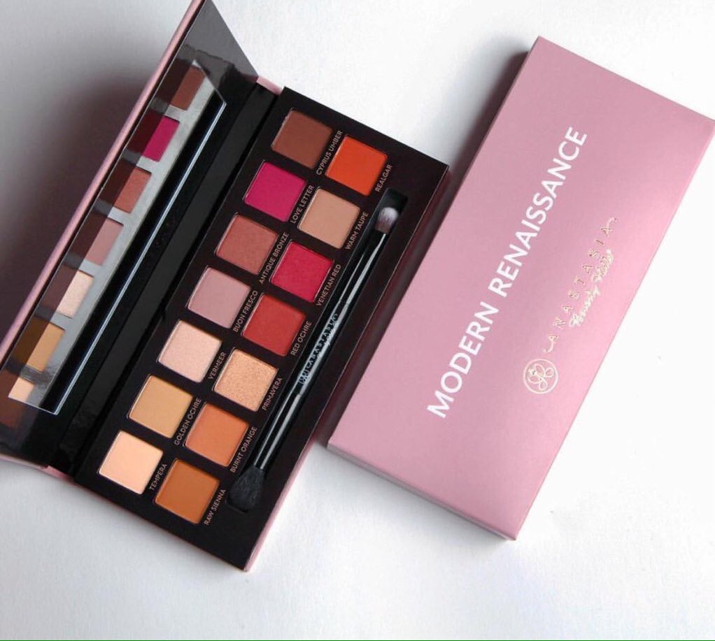 makeupforyoux's tweet image. ABH MODERN RENAISSANCE PALETTE GIVEAWAY // Follow @klassyxokouture on IG to enter! 🌸😘