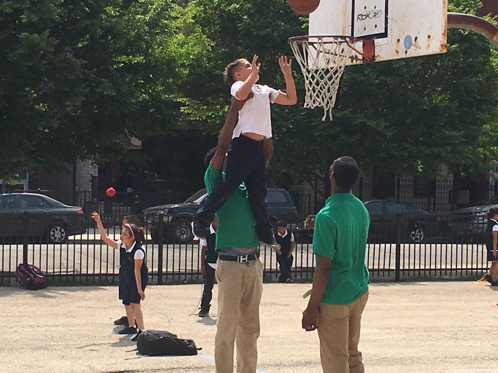 bryanpheidel's tweet photo. Big ups to @IntrinsicSchool juniors donating some time to come run recess activities at #roweelementary last Wed! https://t.co/p2AiBooVUs