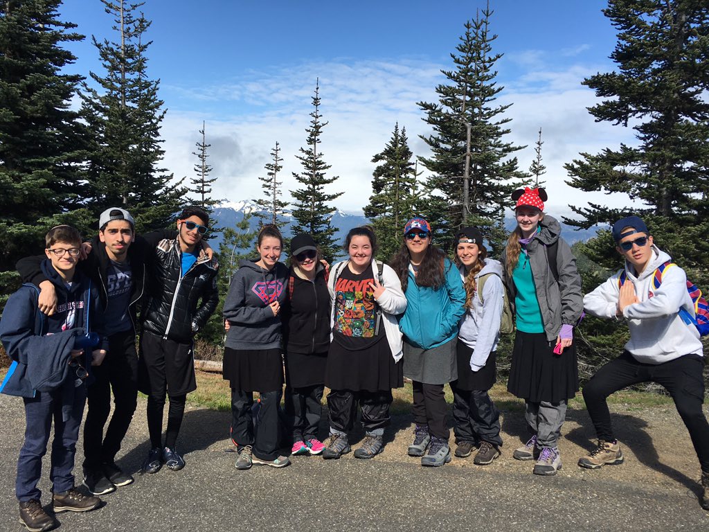 datcampus's tweet photo. View from the top of Hurricane Ridge. Challenging ourselves to push to complete the ascent together #immersion https://t.co/YS4sm2NKtT
