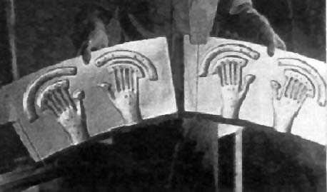 TroiaRun's tweet image. 1947 Roswell UFO Crash gave us new technologies like fibre optics teflon and the micro chip #breaktheprogramming