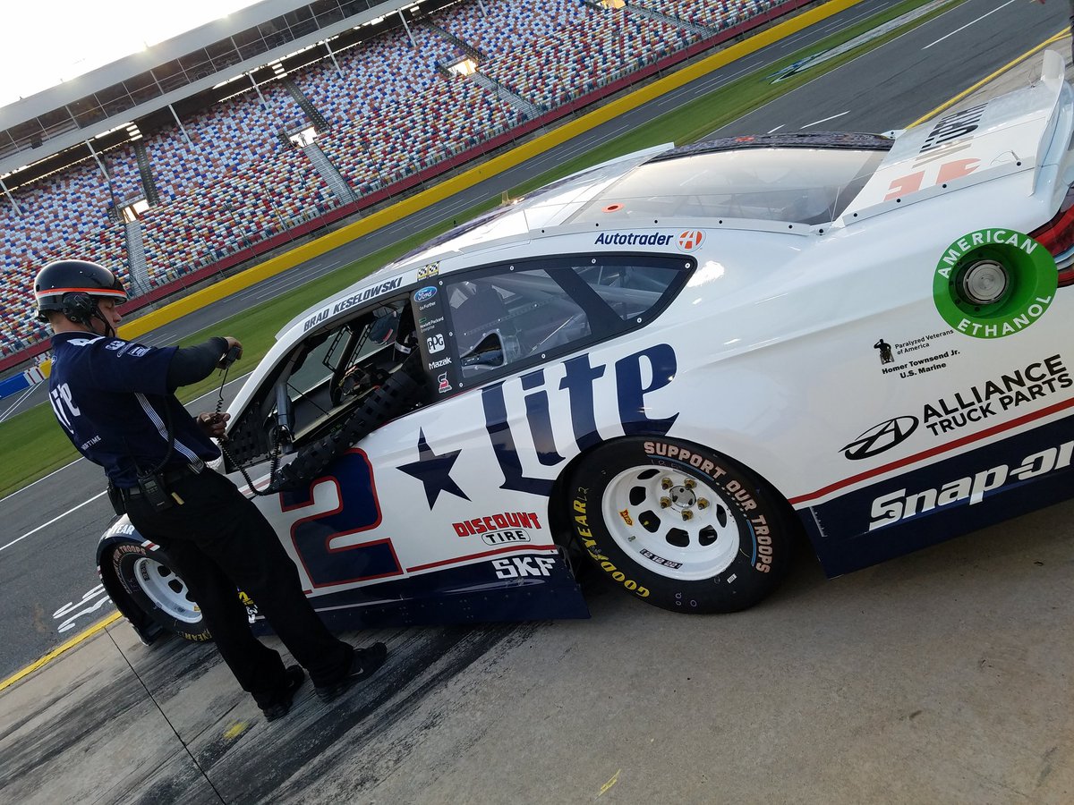 PRNlive's tweet photo. P3 for Brad @keselowski with 4 min left in Round 2! #LiftMasterPN @CLTMotorSpdwy @Team_Penske https://t.co/79A3lMbBPP