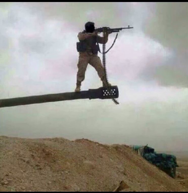 ALDARAJI93's tweet photo. انه ليش مشهد سينمائي انها #معركة_الفلوجة 
#اليوم_تويتر_عراقي
#غزوة_العراقيين_لتويتر https://t.co/D4YiNUMbRE