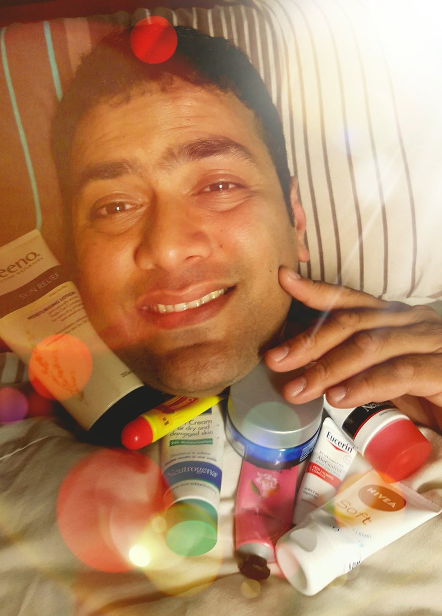 FaridaRahman's tweet photo. Always moisturise! No more dry skin in our house! #FrameGameDry @FrameableFaces @PlayForStuffTV https://t.co/6ZgtkVpXJI