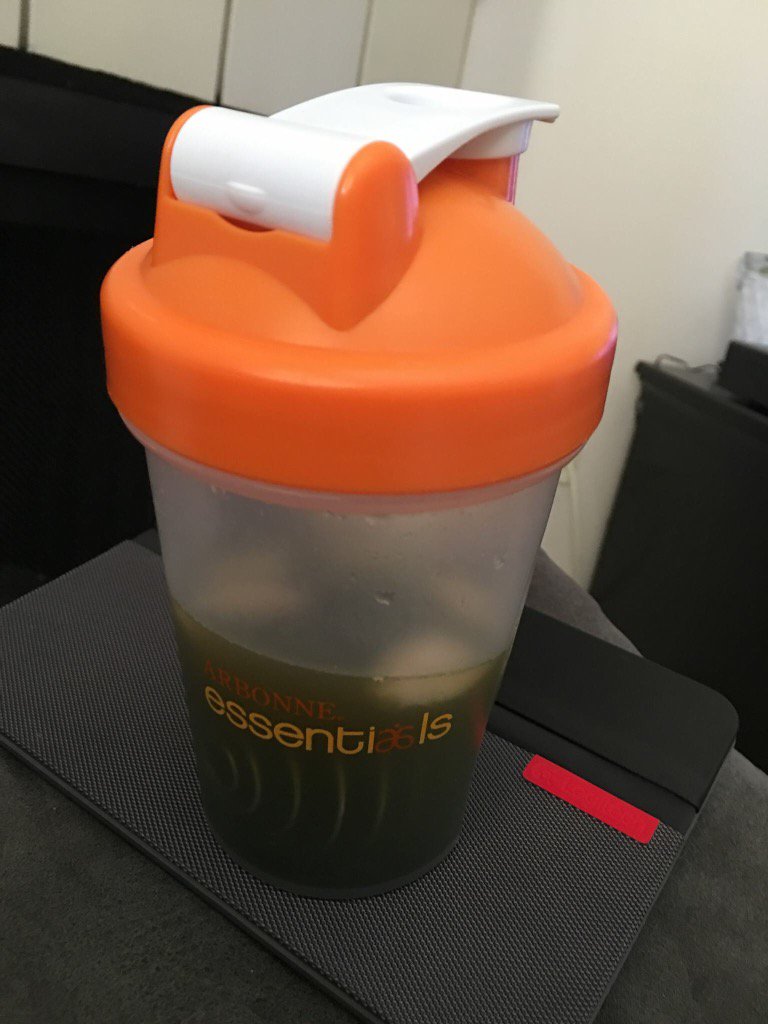 MatrasTerry's tweet image. Arbonne mid-morning refresher. One fizz stick ,scoop of green balance, and digestion plus. Contact me
