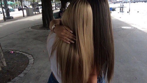 postbadcutee's tweet image. Jamais la blonde sans sa brune à ma grosse y a pas plus connue 💍