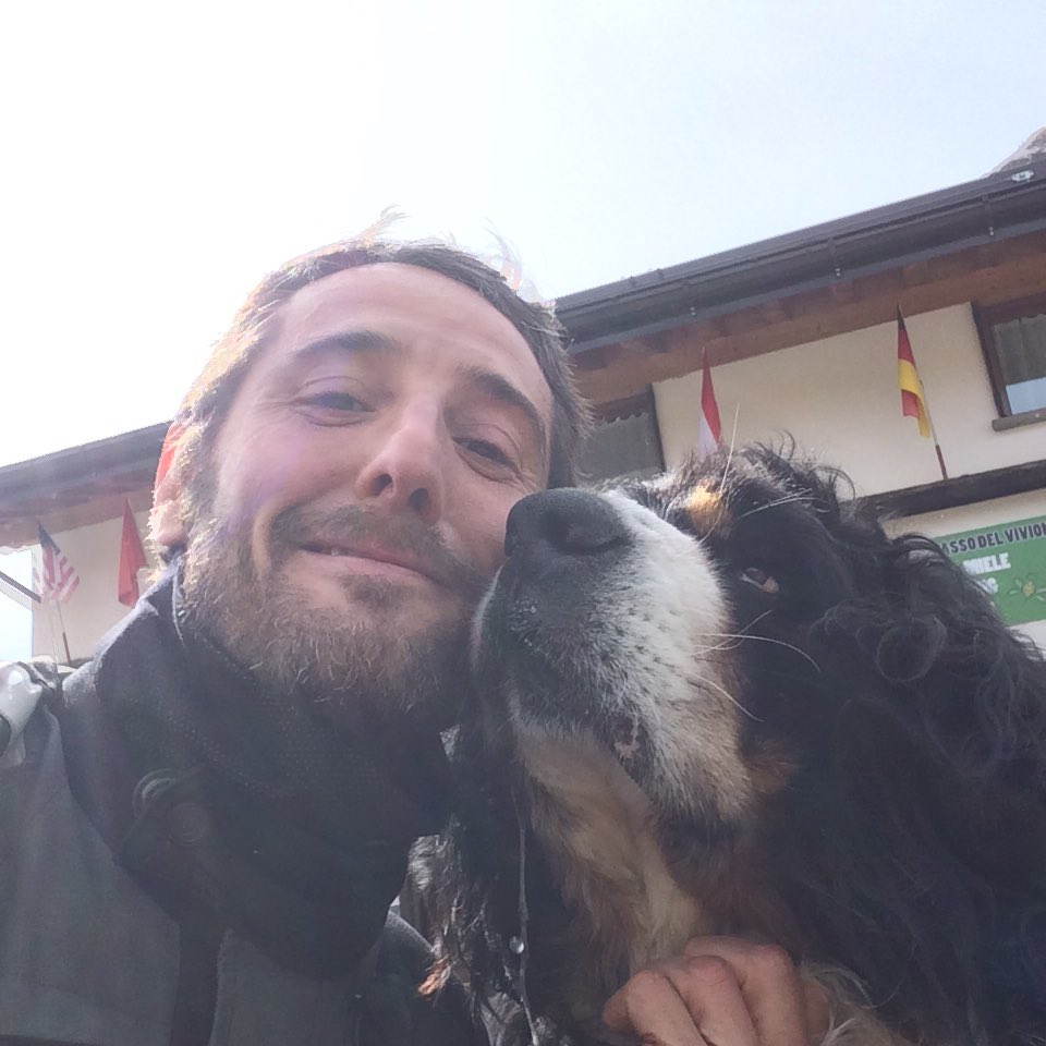 cippaone's tweet photo. Tanti #passi, 650km al giorno. #Incontri Bella gente con @i_Panzer_IT #motocycle #alps #mototurismo https://t.co/JjNaMOIyNU
