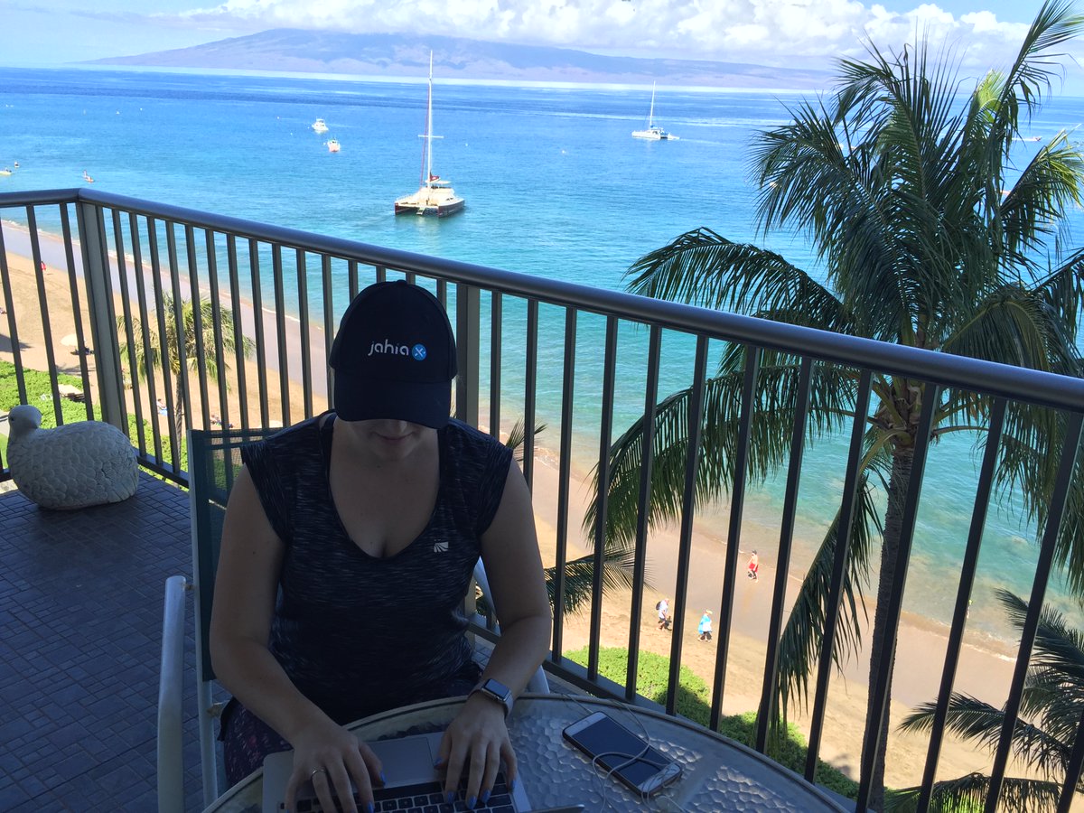 jafaylor's tweet photo. Aloha from Maui! My office for the week...Go Jahia! #maui #teamjahia https://t.co/LYtknopOa3