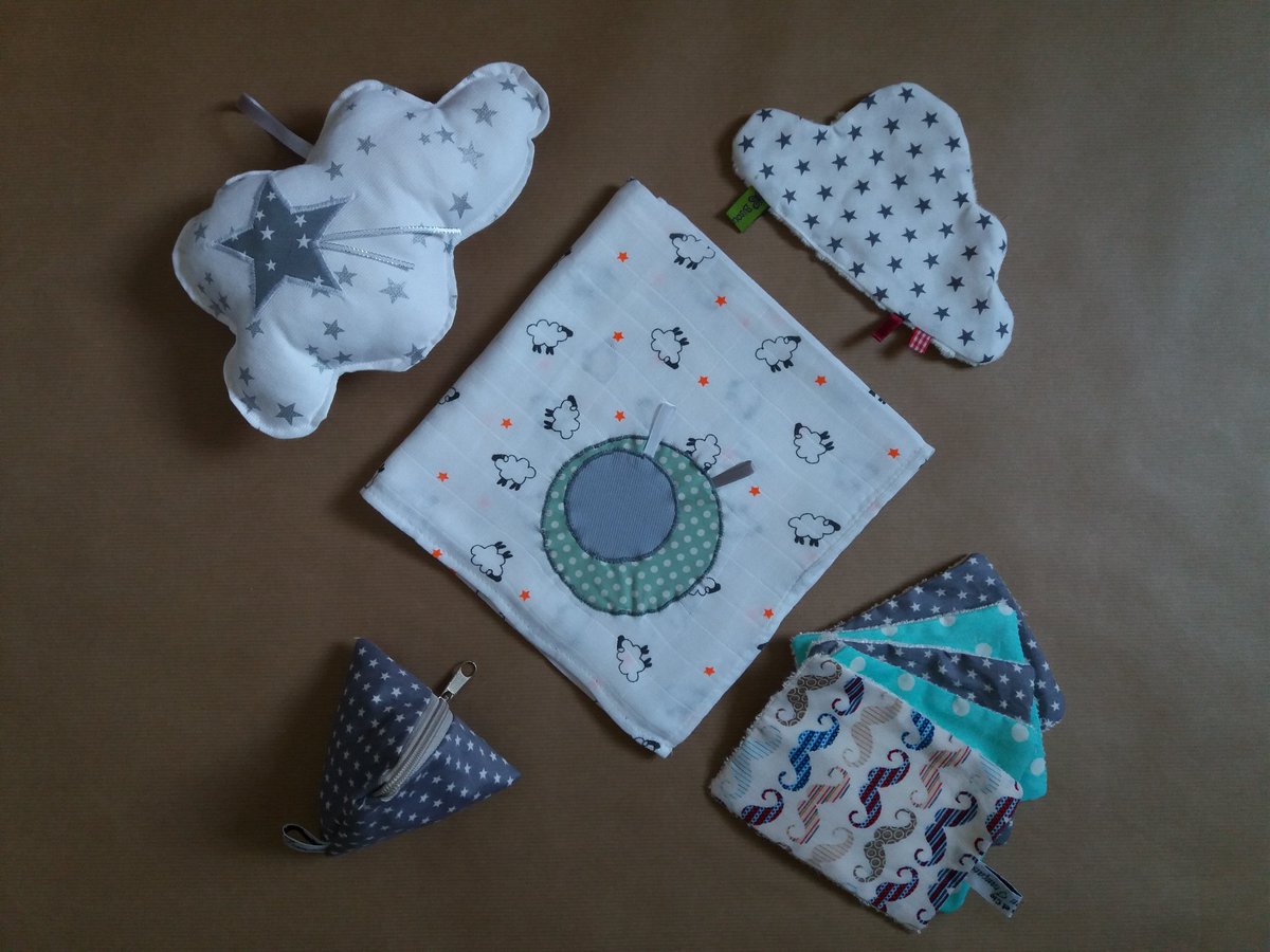PomdeReinette29's tweet photo. Idée cadeau de naissance. #boxbebe #gris #naissance #MadeinFrance #madewithlove #babyboy #pomdereinette https://t.co/MPyj5IuvjK