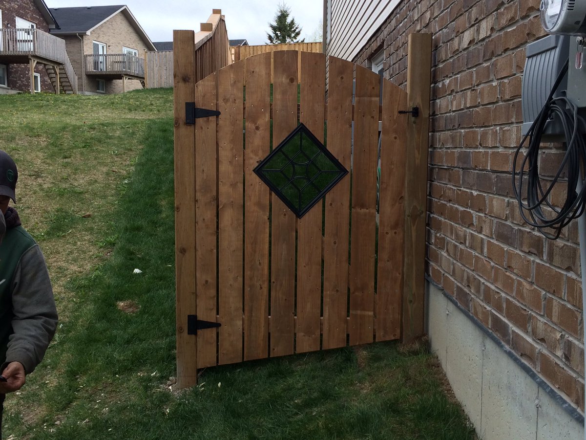 DurableFence's tweet photo. Another happy customer with Durable Fence. 

Current wood privacy fence @ptbochamber https://t.co/tIvQSYBh2s