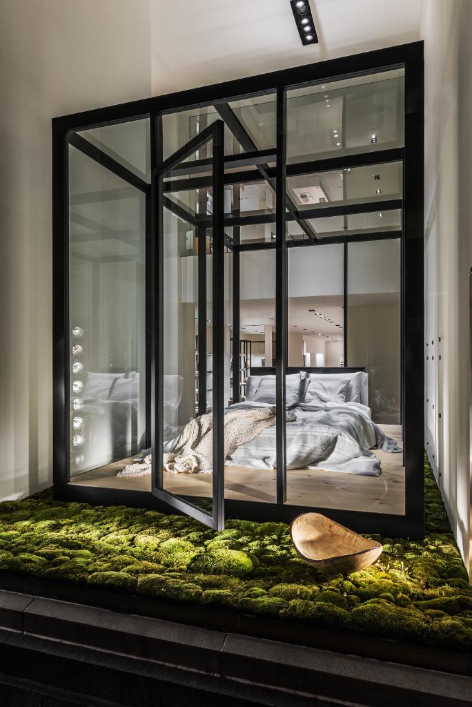 CalvinKlein's tweet photo. Summer linens. The Sagaponack Stripe bedding from Calvin Klein Home, exclusively at our Madison Ave Flagship in NYC. https://t.co/Q39yCLsrY2
