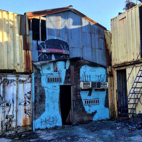 RAE BK in Willets Point, Queens, NY streetsy.com/post/134128322… #streetart #graffiti | twibble.io