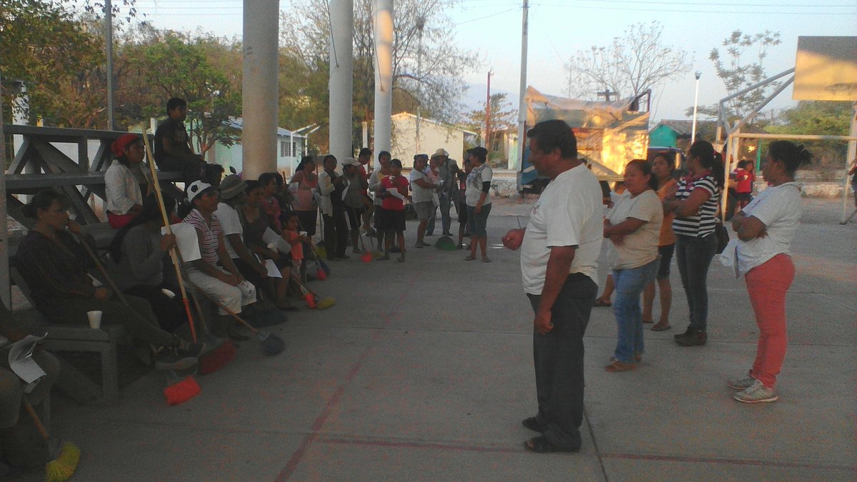 SolyAldaco's tweet photo. Trabajo constante del candidato y planilla de cuicatlan por PSD https://t.co/hTyGlW2N6k