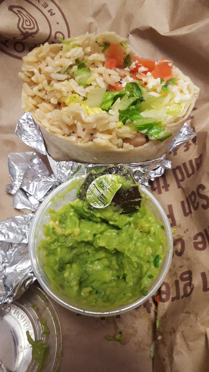 pamnapodano's tweet photo. I know your guac is fresh, @ChipotleTweets but c'mon... https://t.co/mK91cpLYHa